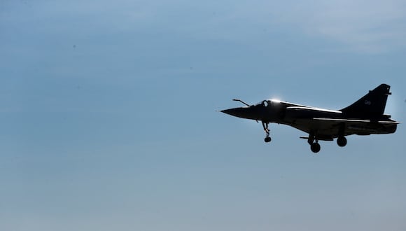 El hecho ocurrió a las 10:31 horas de la mañana de ayer, cuando el avión Mirage 2000 realizaba un entrenamiento de navegación de baja altura. Foto: GEC archivo referencial