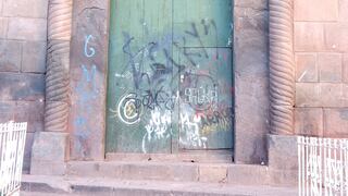 Pintas con aerosol deslucen Centro Histórico del Cusco (FOTOS)