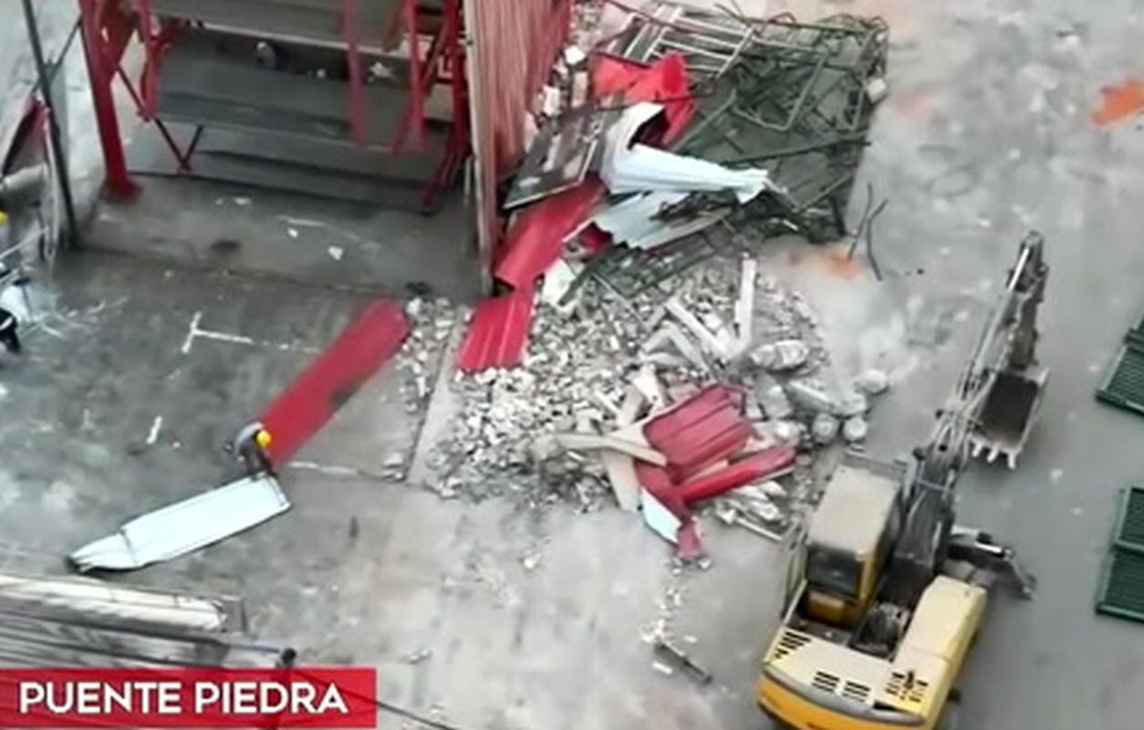 Cerca de 400 inspectores municipales, maquinaria pesada y efectivos PNP participaron del operativo. Foto: América Noticias