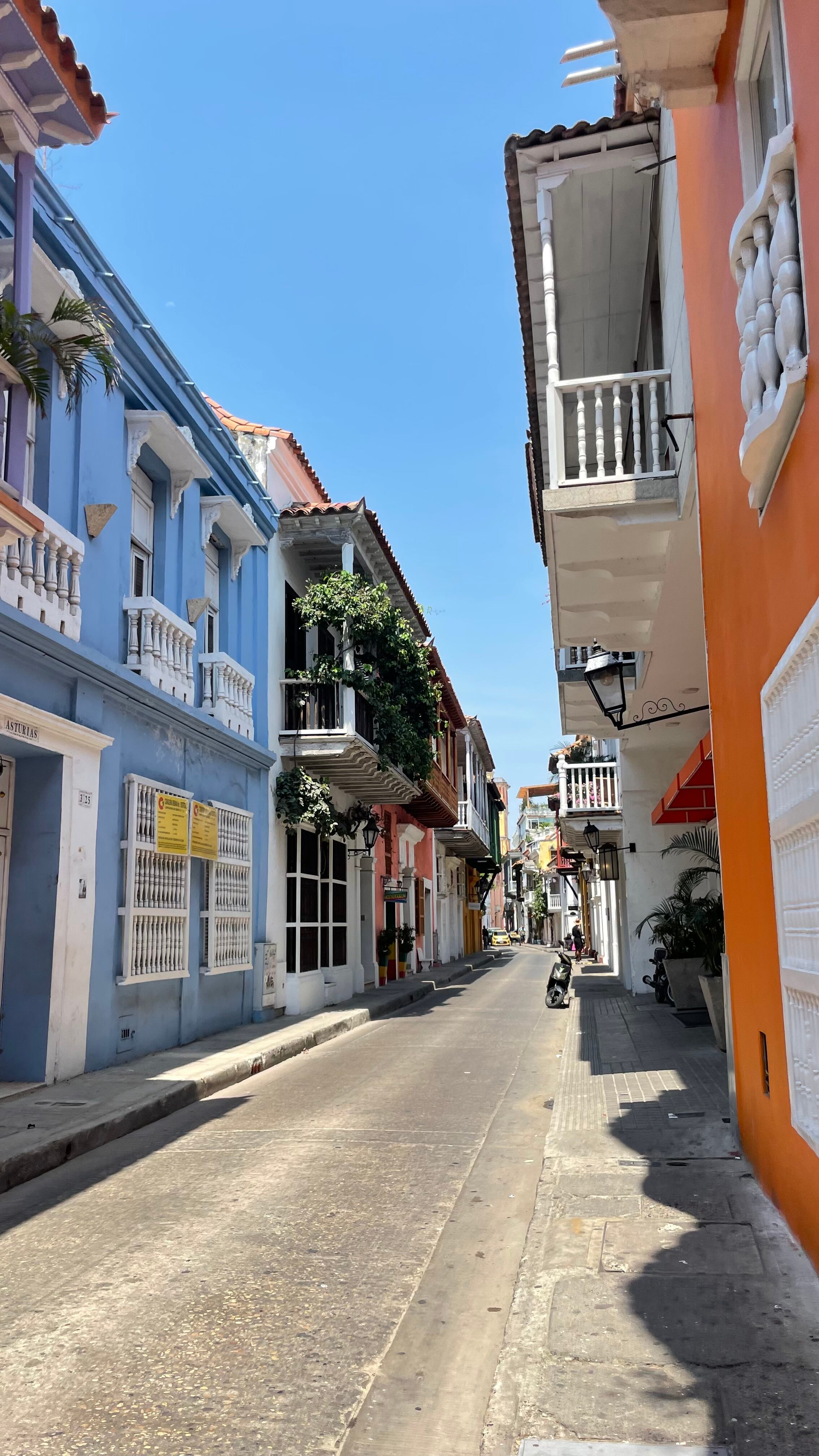 En las coloridas calles de Cartagena se encuentra un sinfín de oferta cultural y gastronómica. (Foto: EC)