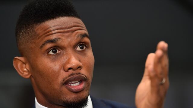 Samuel Eto’o se disculpó por “perder los estribos” y agredir a un sujeto en el Mundial