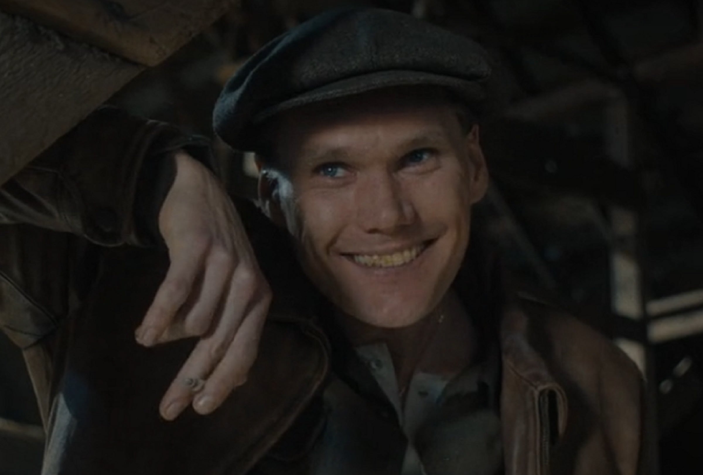 Hudson Oz como Henry Gein en una escena de la serie "Monster: The Ed Gein Story" (Foto: Netflix)