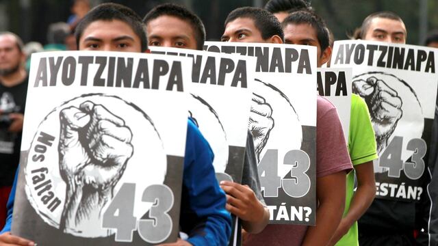 Fiscalía de México acusa a exgobernador de Guerrero de ordenar ocultar videos clave de caso Ayotzinapa