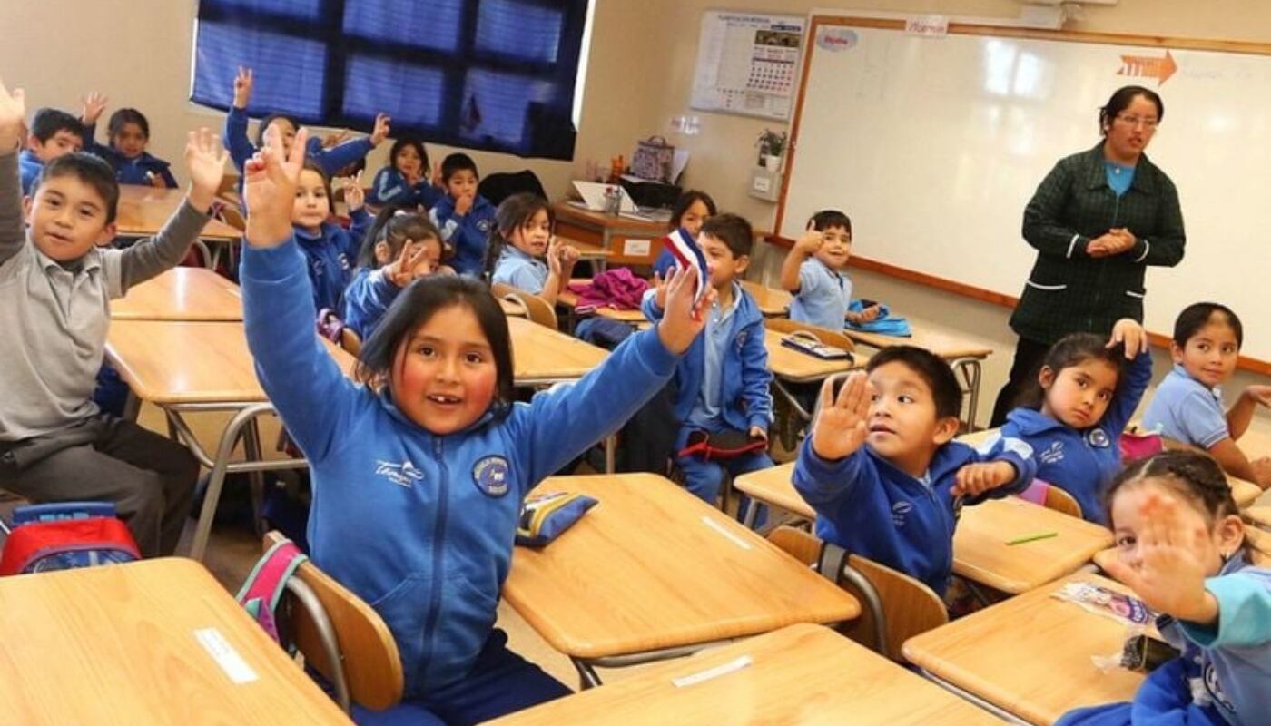El fin del año escolar 2025 estará sujeto al régimen de cada institución, según el Mineduc.