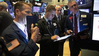 Wall Street cierra mixto ante preocupaciones por la economía mundial
