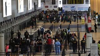 Mincetur solicitó al Minsa eliminar el distanciamiento social en aeropuertos para impulsar turismo