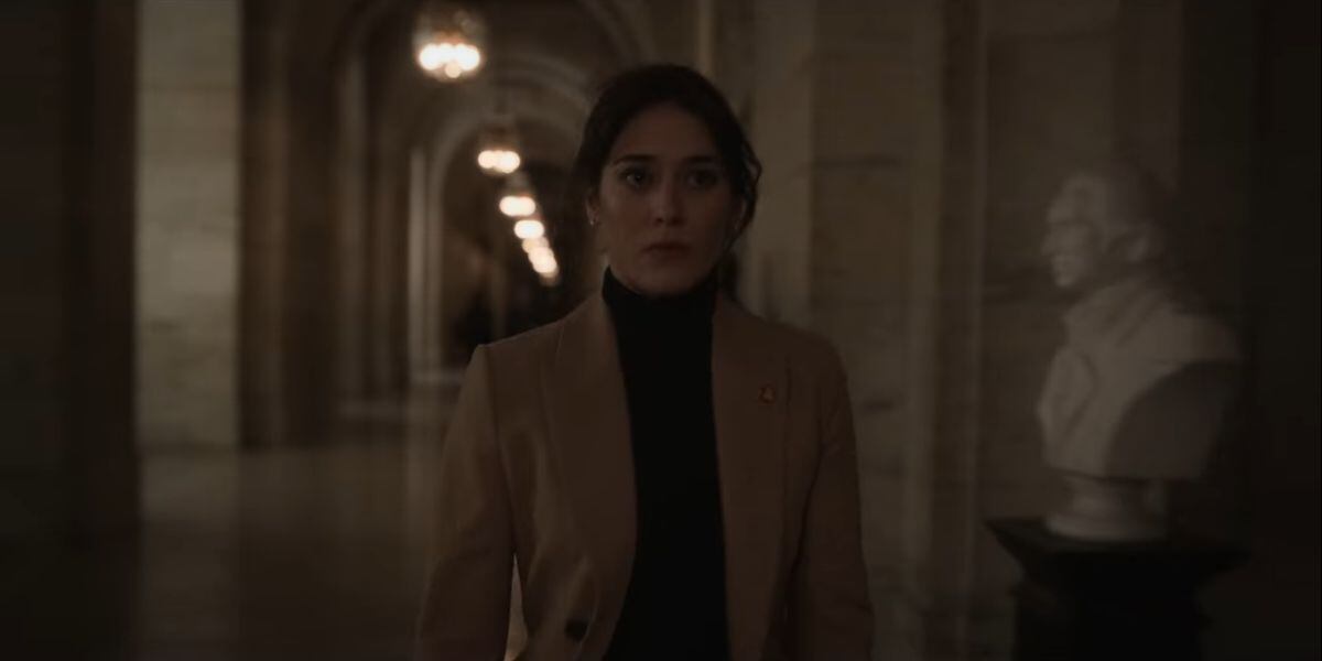 En "Día cero", Lizzy Caplan interpreta a Alexandra Mullen (Foto: Grand Electric / Netflix / Panoramic Media Co / Prologue Entertainment)