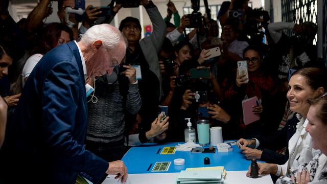 Elecciones Guatemala 2023: Exdiplomático Edmond Mulet vota a la espera de avanzar a segunda vuelta