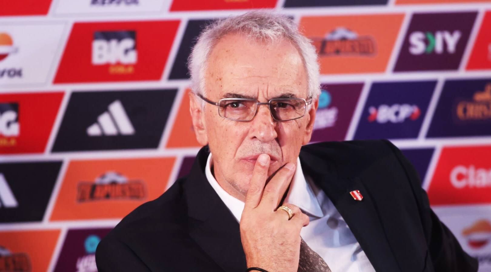 El estratega de la blanquirroja compartió sus argumentos para convocar al capitán de la selección, pero en un tono más alto de lo acostumbrado.