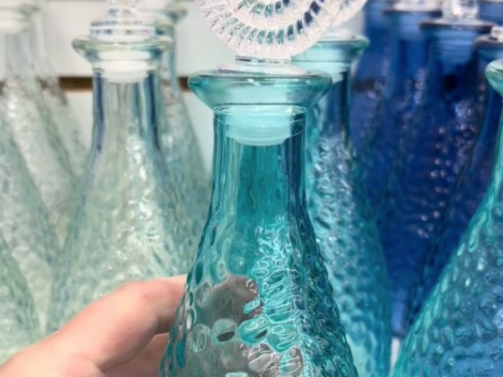 Decantadores de conchas suelen ser parte de las compras habituales con ofertas (Foto: Annika Krouse / TikTok)