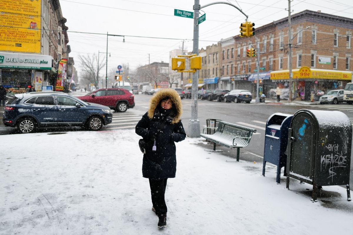 Además de la presencia de nieve, varias regiones experimentarán temperaturas bajas este fin de semana. (Foto: Charly Triballeau / AFP)