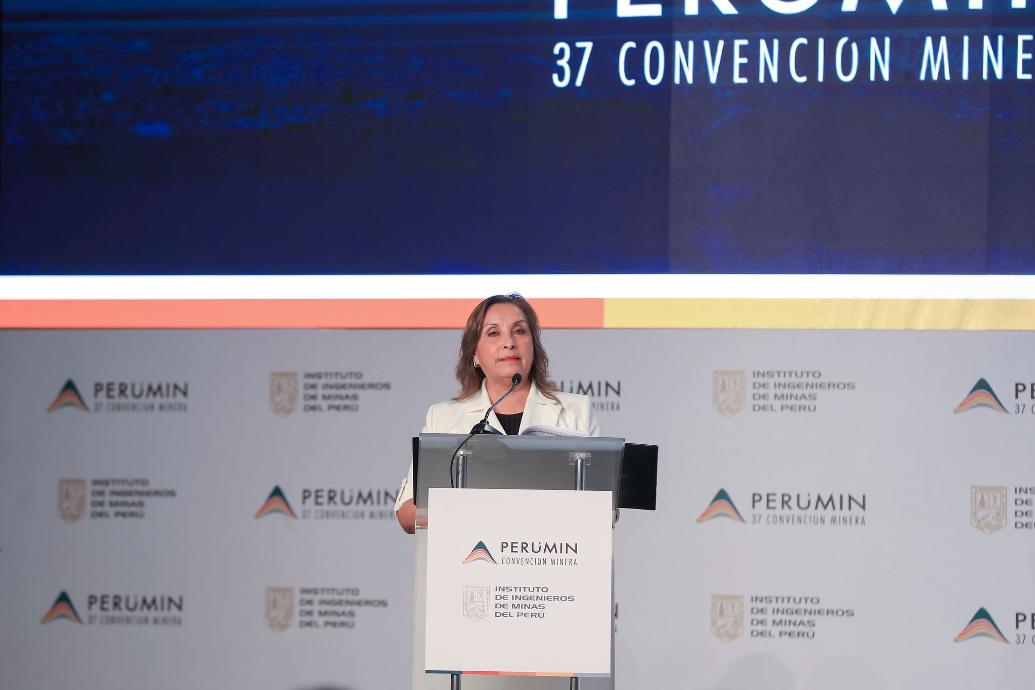 La presidenta Dina Boluarte brindó un discurso durante la clausura del Perumin 37 en Arequipa. (Foto: Presidencia)
