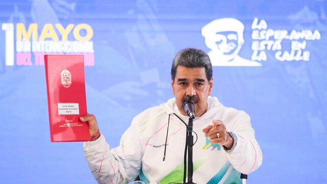 Maduro propone ley que establece un aporte mensual de empresarios para subir las pensiones