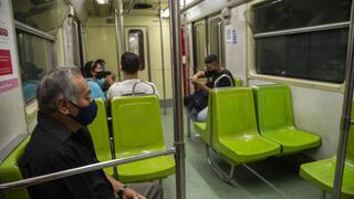 “No hay de otra”: El miedo se apodera de los pasajeros tras el violento accidente del Metro de CDMX 