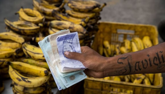 Dólar Today y Monitor Dólar hoy, miércoles 12 de julio 2023: Cuál es el precio y cotización en compra y venta del dólar en Venezuela (Foto EFE/ MIGUEL GUTIERREZ)
