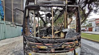 Miraflores: bus de transporte público se incendió cuando recorría la avenida Benavides