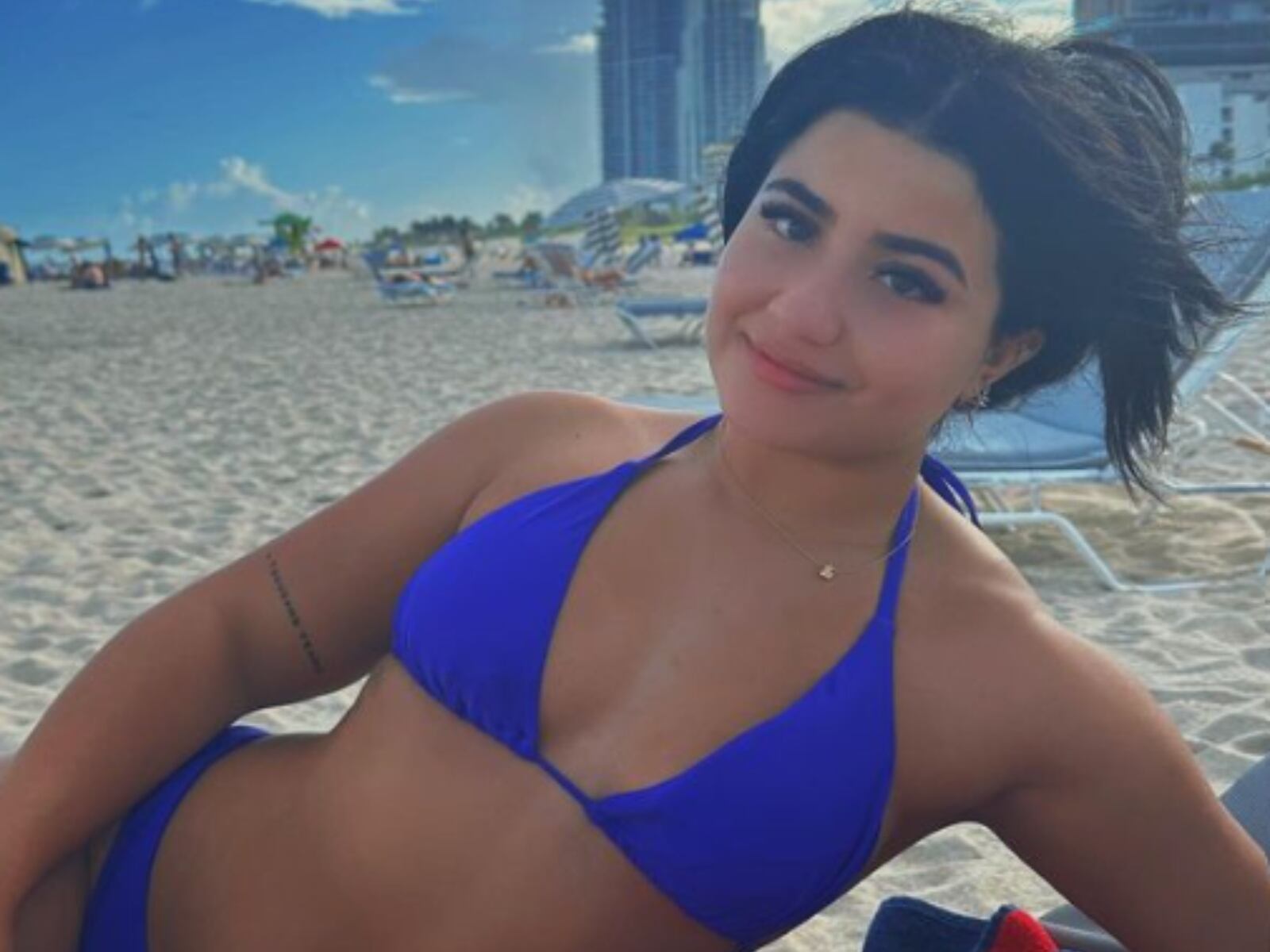 La hija de Carolina Sandoval en la playa (Foto: Bárbara Camila / Instagram)