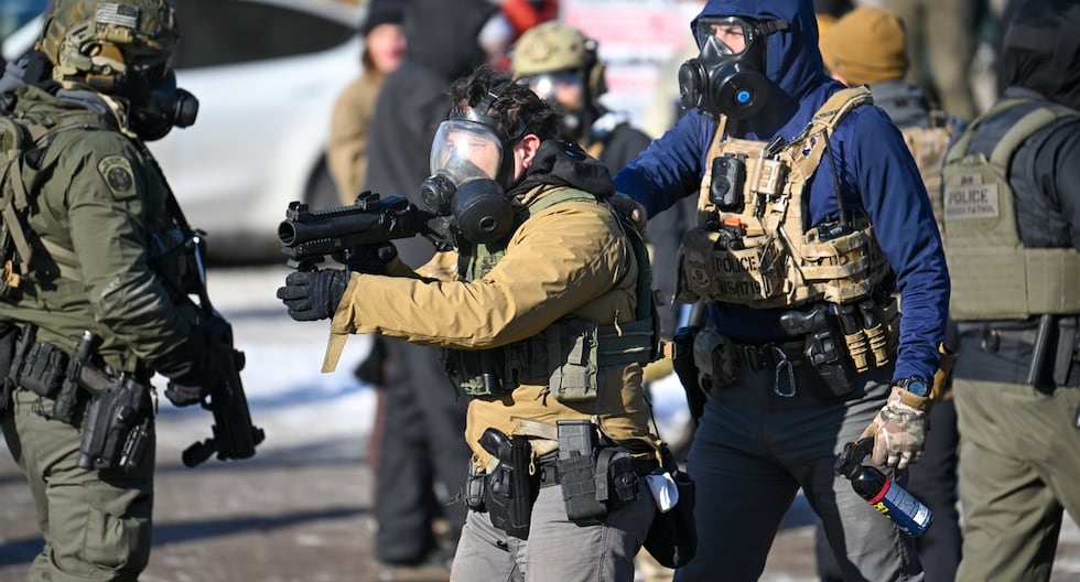 Agentes federales puestos en licencia tras tiroteo mortal en Minneapolis: la burocracia en modo pausa