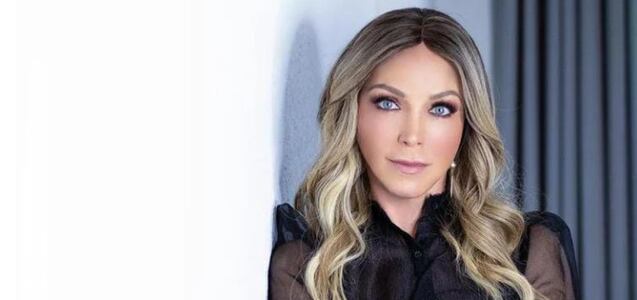 El tierno gesto de Laura Flores que la llevó a sacarse la peluca en vivo