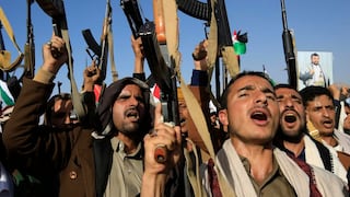 Rebeldes hutíes desafían a EE. UU. y Reino Unido por bombardeos contra Yemen