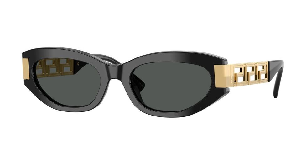 Obsequia a tu mamá unos lentes de lujo que combinen con su elegancia y brillen con un estilo atemporal y sofisticado. Este modelo de Versace y otras opciones, disponibles en tiendas Sunglass Hut.