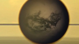 Antiguos ecosistemas congelados pueden esconderse en cráteres de Titán