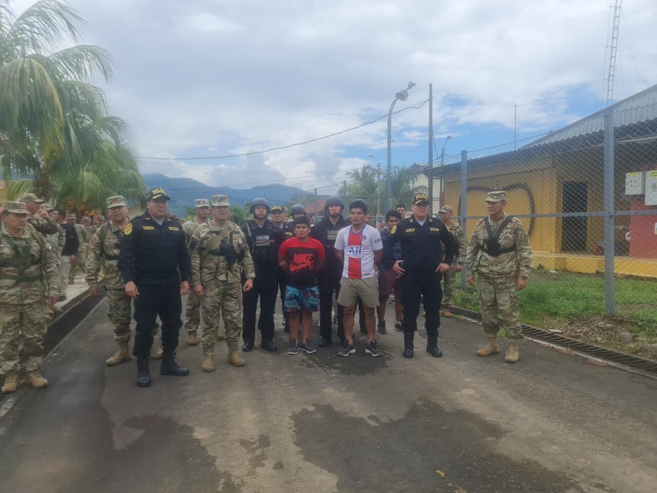 A la izquierda, José Hijo; a la derecha, Gabriel.
Foto: PNP
