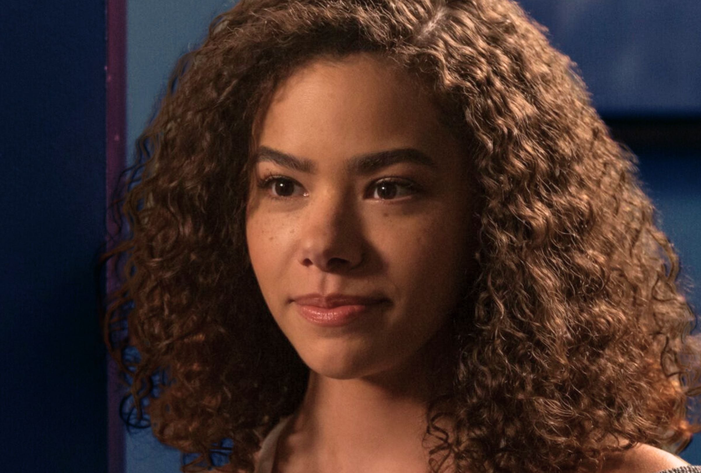 La actriz estadounidense Antonia Gentry interpreta el rol protagonista de Ginny Miller desde la primera temporada de la serie "Ginny & Georgia" (Foto: Netflix)