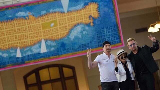Yoko Ono y U2 le rindieron homenaje a John Lennon en Nueva York