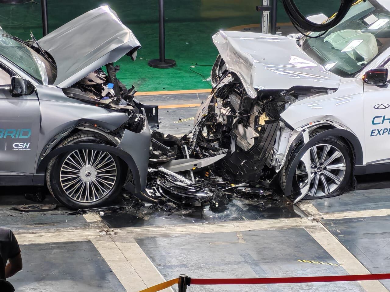 El resultado del impacto entre los dos vehículos Chery. (Foto:: Diego Barrio de Mendoza)