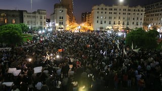 La multitudinaria marcha en apoyo a Jaime Saavedra en fotos