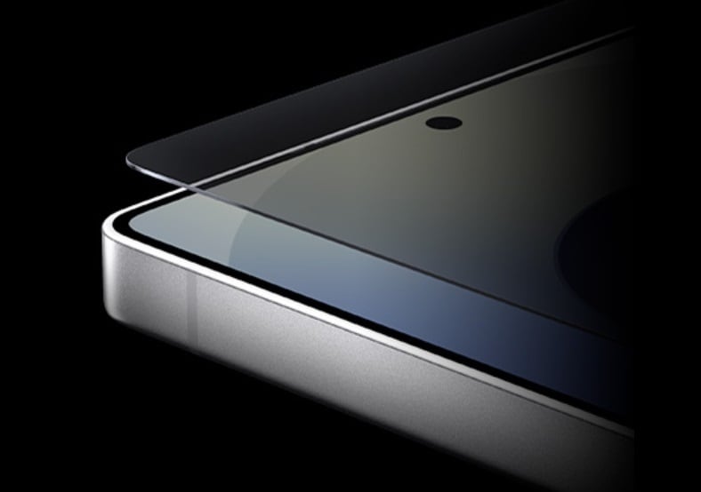 Cristal protector Gorilla Glass Armour 2 en la panalla del Galaxy S25 Ultra.