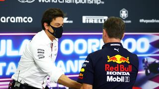Horner, director de Red Bull, visitará la sede de Mercedes, su rival, tras ganar una subasta