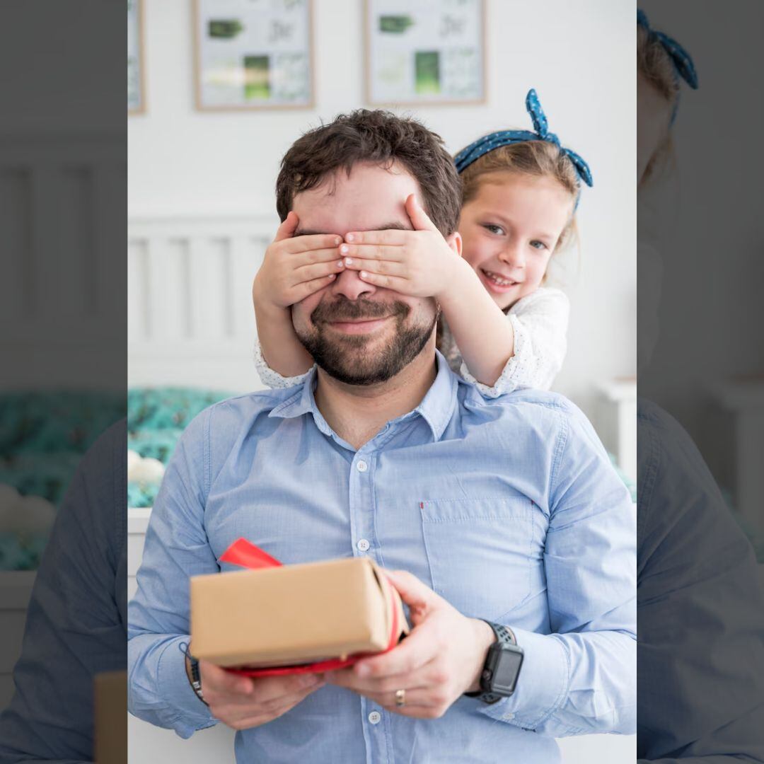 Ahora es posible sorprender a tu papá por el Día del Padre a pesar de la distancia. | Creación: Mag / Freepik