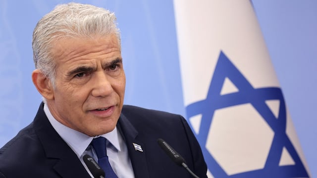 Líder opositor israelí pide dimisión inmediata del primer ministro Benjamin Netanyahu