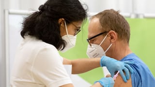 Austria anuncia vacunación obligatoria contra el coronavirus desde los 18 años y multas de hasta 3.600 euros
