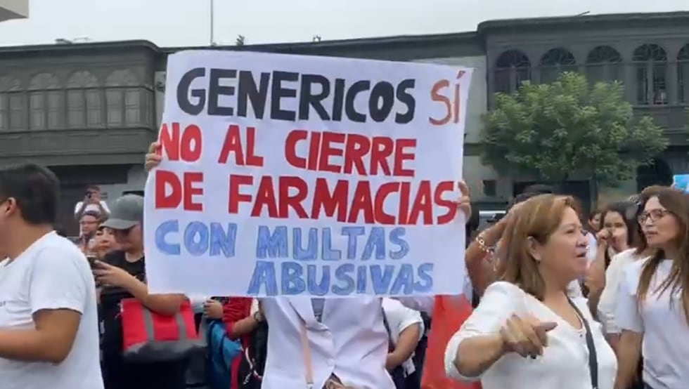 Gremios de boticas y farmacias han mostrado su rechazo ante la lista actualizada de genéricos y la reciente ley aprobada por el Congreso.