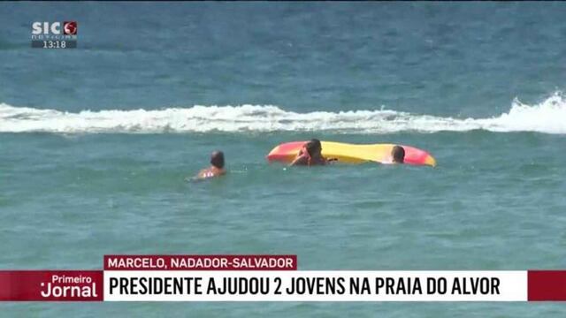 El presidente de Portugal Marcelo Rebelo de Sousa ayuda a rescatar a dos bañistas en el Algarve | VIDEO