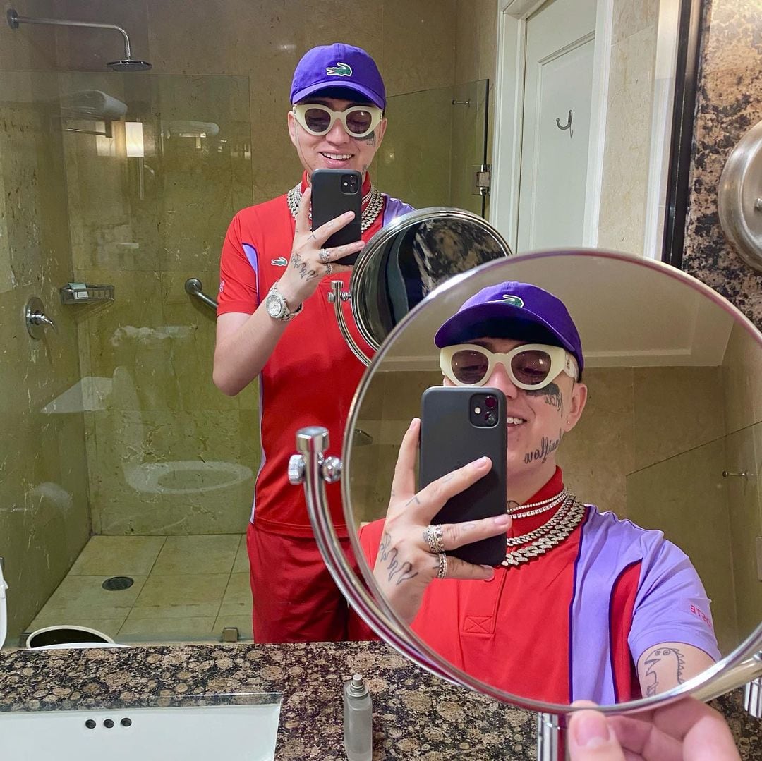 Dani Flowfrente a un espejo antes de una presentación en vivo (Dani Flow / Instagram)