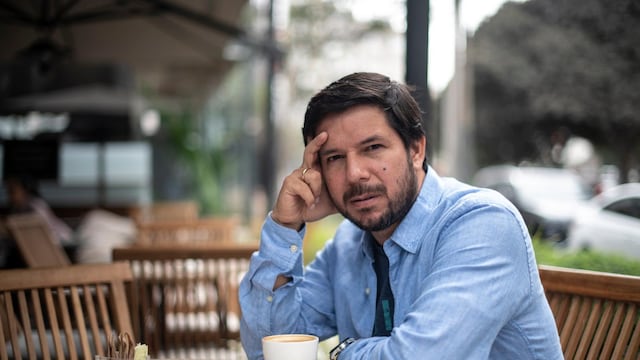 Renato Cisneros: “Trato de que mi patriotismo no se sulfure” | ENTREVISTA