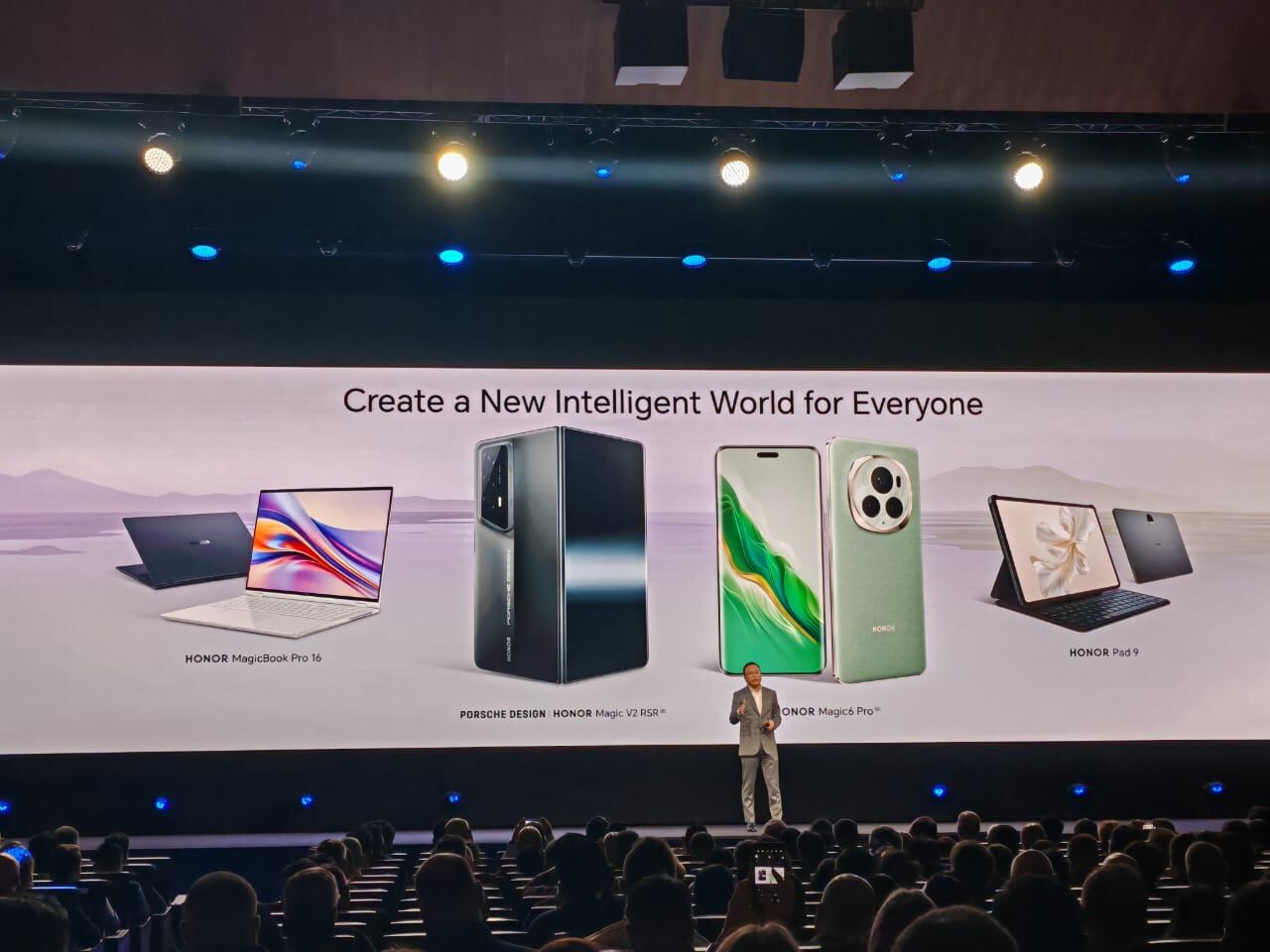 Honor presentó una variada línea de dispositivos con la innovación de la inteligencia artificial como bandera.