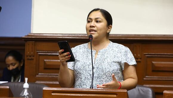 Heidy Juárez, de la bancada Podemos Perú, fue sancionada por la Comisión de Ética por presunto recorte de sueldos a sus trabajadores. (Foto: Congreso)