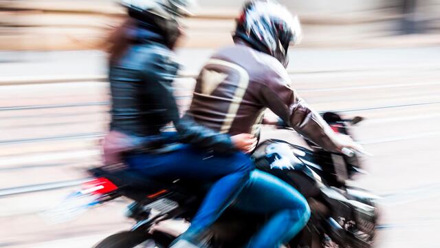 ¿Cuál es la multa que pagarán las personas que no cumplan con la ordenanza que prohíbe a dos personas circular en una moto en Independencia? | Foto: Andina