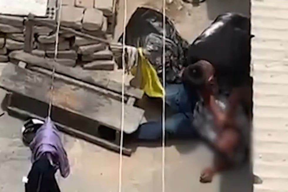 Registran agresión de hijo a padre de la tercera edad en plena vía pública. (Foto: Captura de YT/BDP)