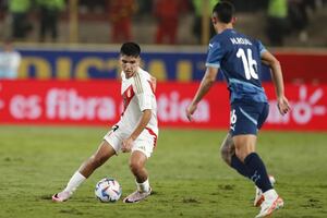 Percy Olivares: “Quispe está en el proceso natural que se tiene que pasar para llegar a ser un Cueva o uno mucho mejor que él”