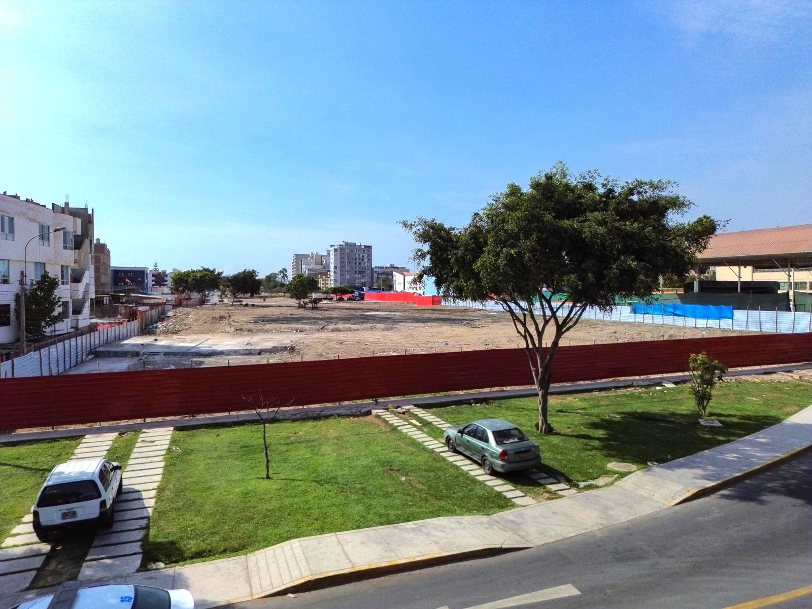 Se ha demolido parte de los terrenos de los colegios Champagnat, Hiram Bingham y Santa Teresita. (Foto: Antonio Melgarejo)