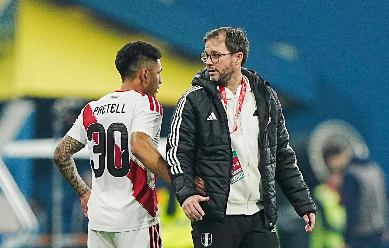 El entrenador interino de la selección peruana también fue autocrítico por el primer tiempo de sus dirigidos.