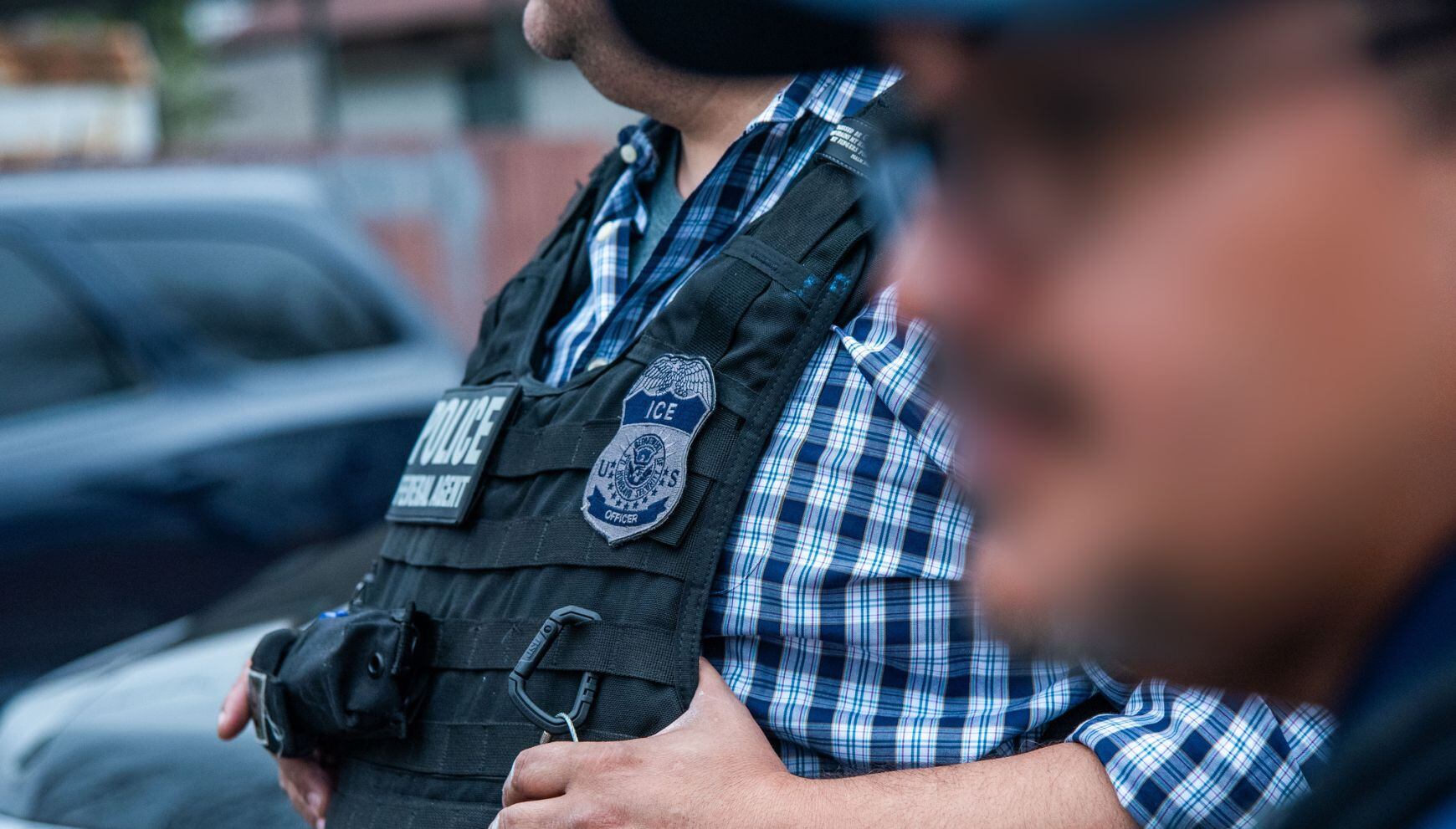 Agentes del ICE ahora van por los inmigrantes indocumentados en restaurantes (Foto: ICE Flickr)