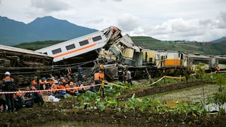 Al menos tres muertos y 28 heridos al colisionar dos trenes en el oeste de Indonesia