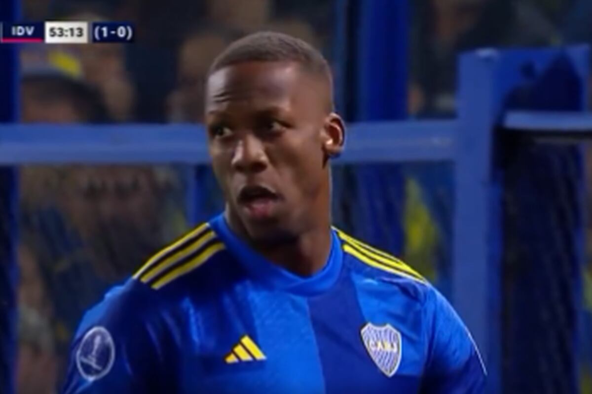 Boca vs Independiente del Valle: la ovación a Luis Advíncula en La Bombonera | VIDEO